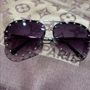 Louis Vuitton Studded Sunglasses : Authentic: serial #17388 - Made in Italy 🇮🇹